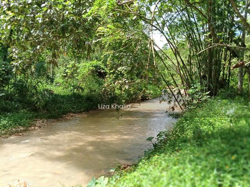 5 Ekar Tanah Tepi Jalan Ada Sungai - 1