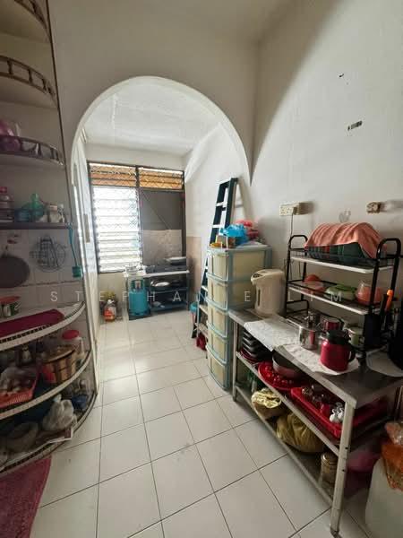 Double storey terrace in island Park Greenlane - 5