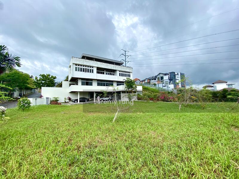 Massive Bungalow on Prime, Elevated Land in Bukit Pantai - 1