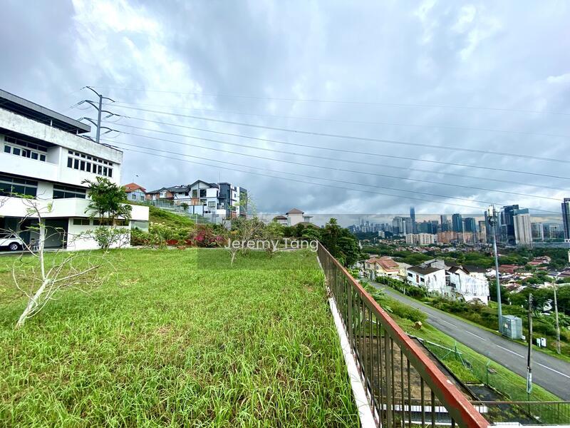 Massive Bungalow on Prime, Elevated Land in Bukit Pantai - 2