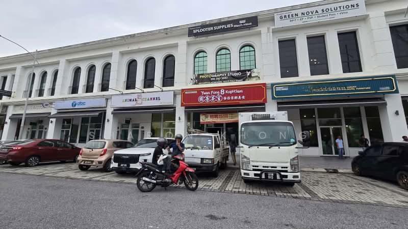 Ivoris @ Eco Majestic - 2