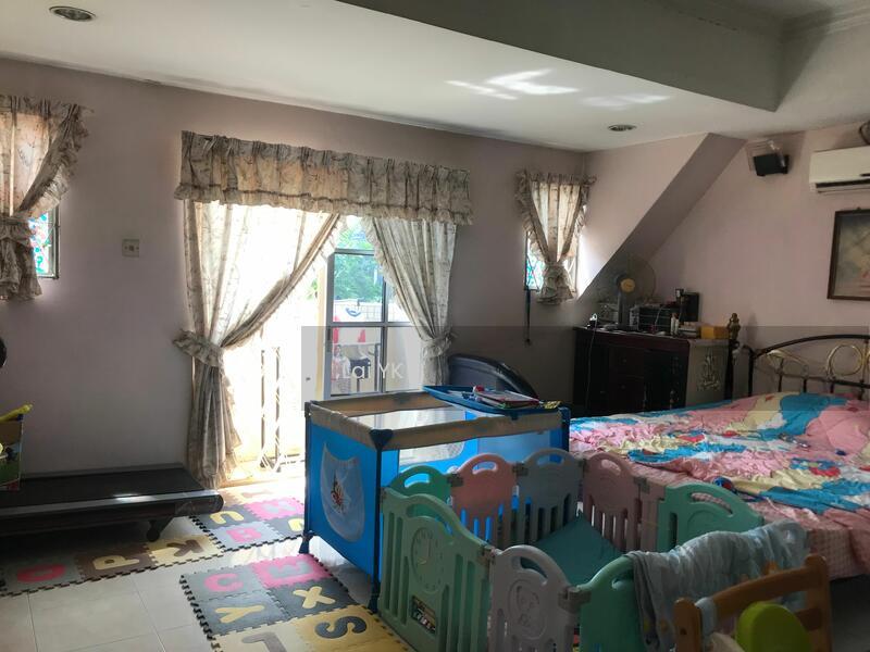 Semi-D house at USJ - 2