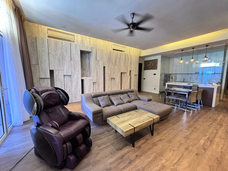 Quayside Seafront Resort Condominiums - 3