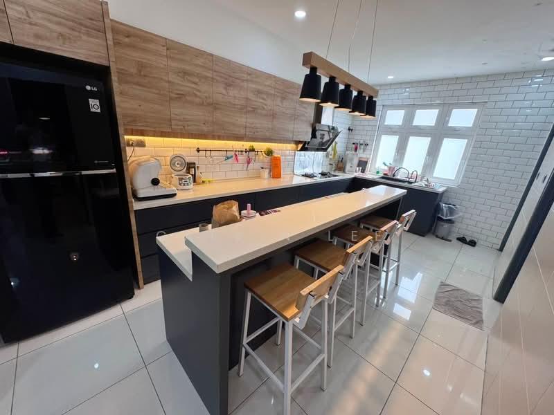 Dato Onn Dato Onn Dato Onn Dato Onn Dato Onn Datos Onns - 4