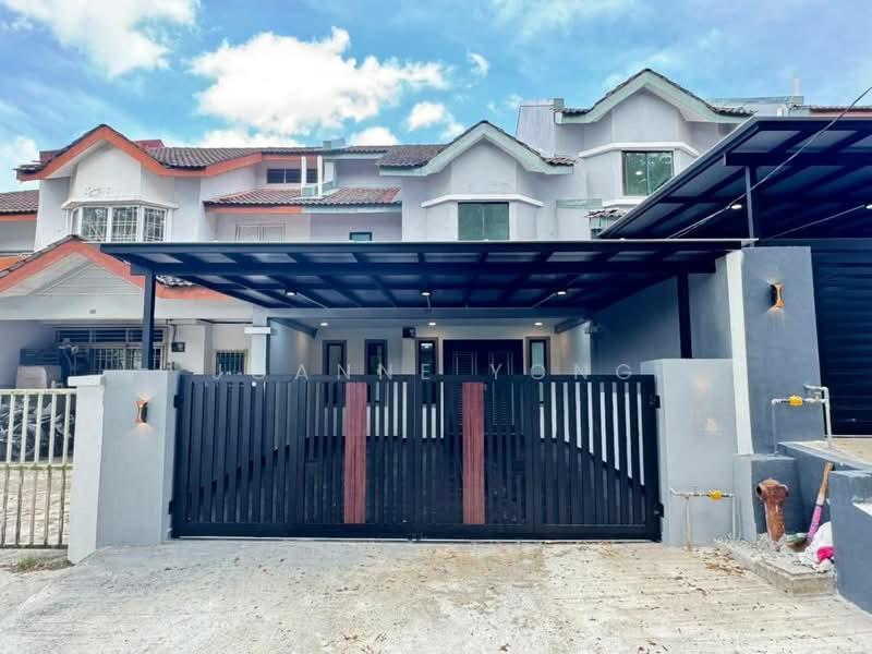 Double Storey Terrace @ Jalan Plentong 4/2, Kampung Plentong Baru, Masai Johor. Near Permas - 3