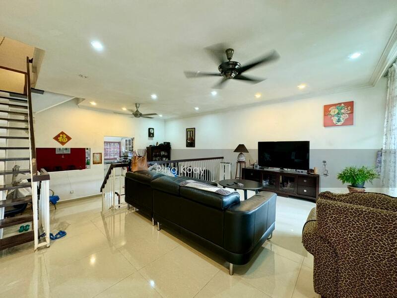 2 STY TERRACE | 1250SF | RENOVATED | near FETTES - 1