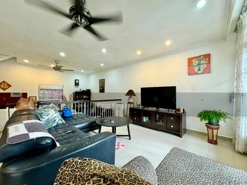 2 STY TERRACE | 1250SF | RENOVATED | near FETTES - 2