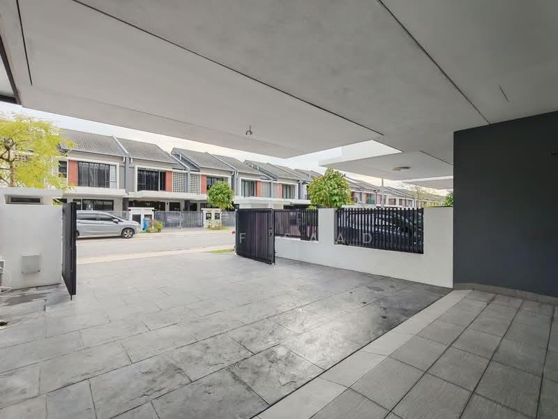 Elmina Green Three - 3