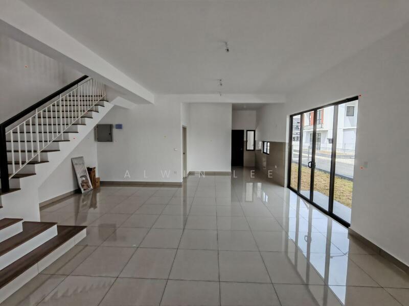 Bandar Bukit Raja : Casira 3 - 2