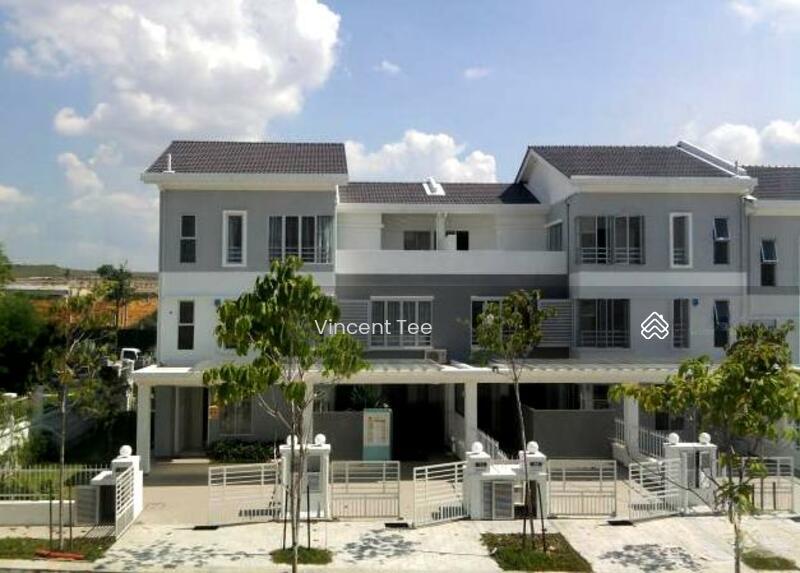 Renovated Townhouse Lower Unit 1600sf D'Alpinia Puchong - 1