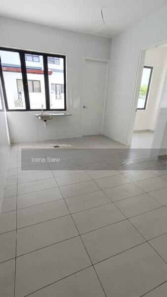 TAMAN BUKIT KEMAYAN - 4