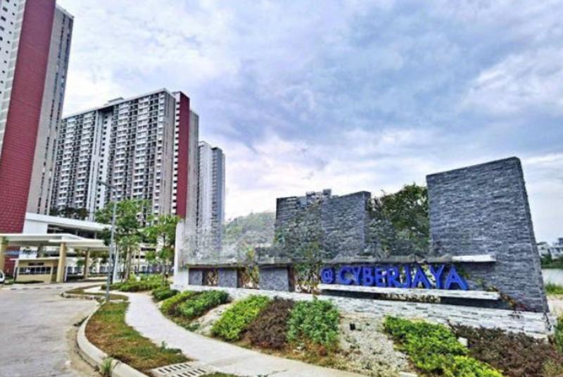 Lakefront Residence - 4