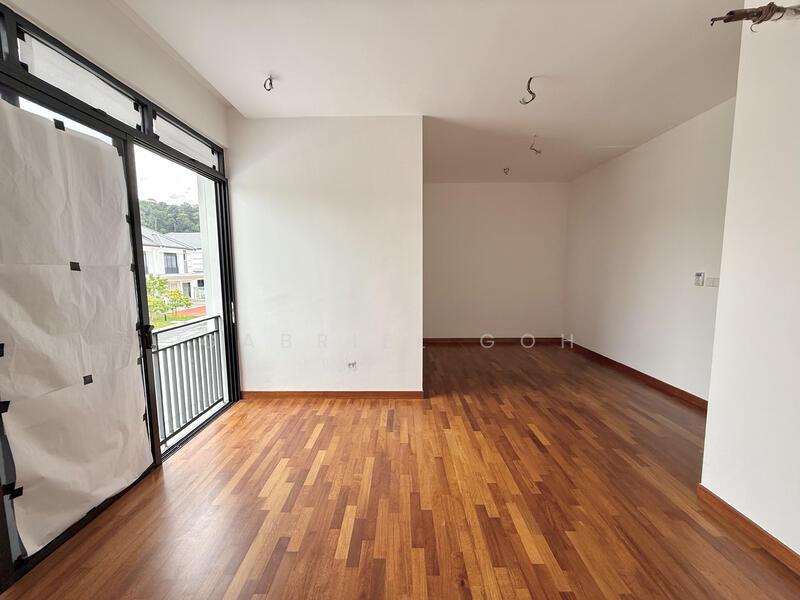 Precinct Arundina - 2