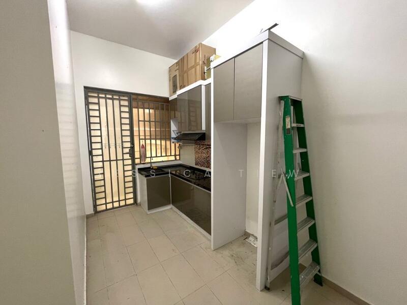 Garden Villas, Bukit Indah - 4