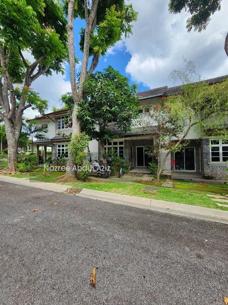 Perdana Lakeview East Serenity Garden Home - 2