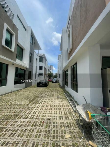 Lake Point Residence - 3