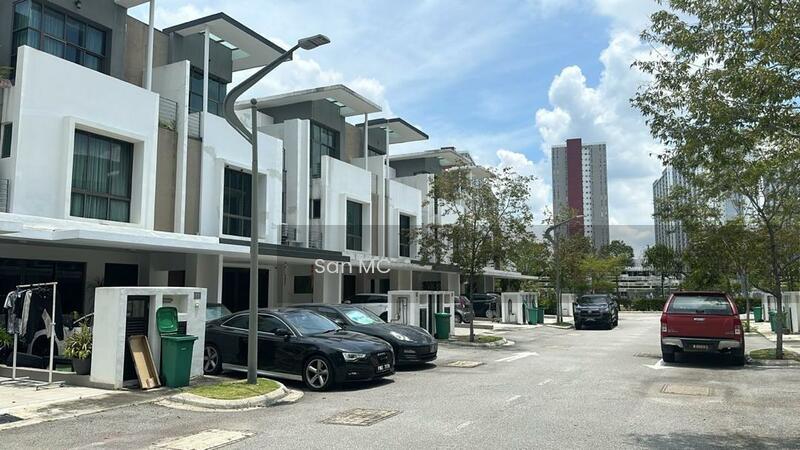 Lake Point Residence - 2