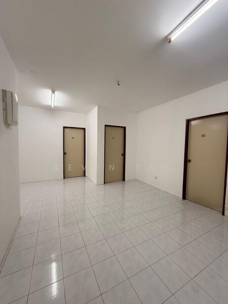 Summer Park Townhouse @ Seri Alam - 1