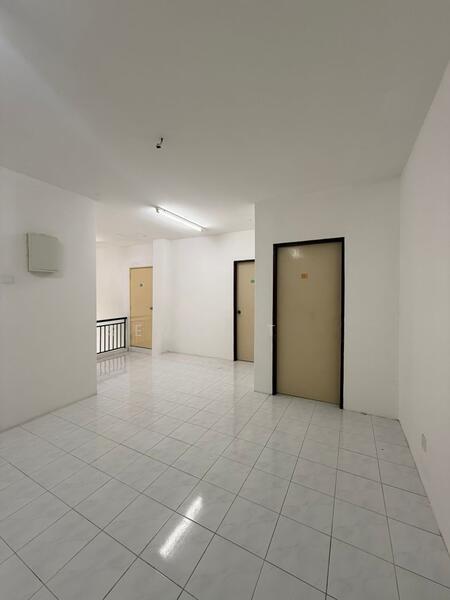 Summer Park Townhouse @ Seri Alam - 2