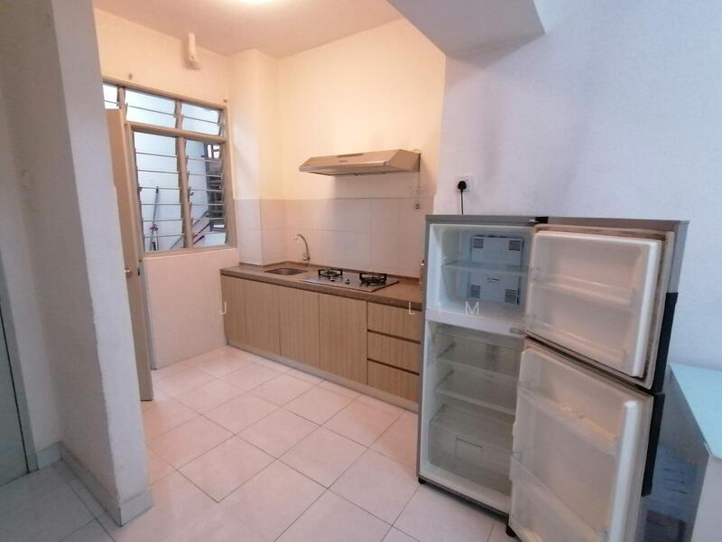 Main Place Residence - 4