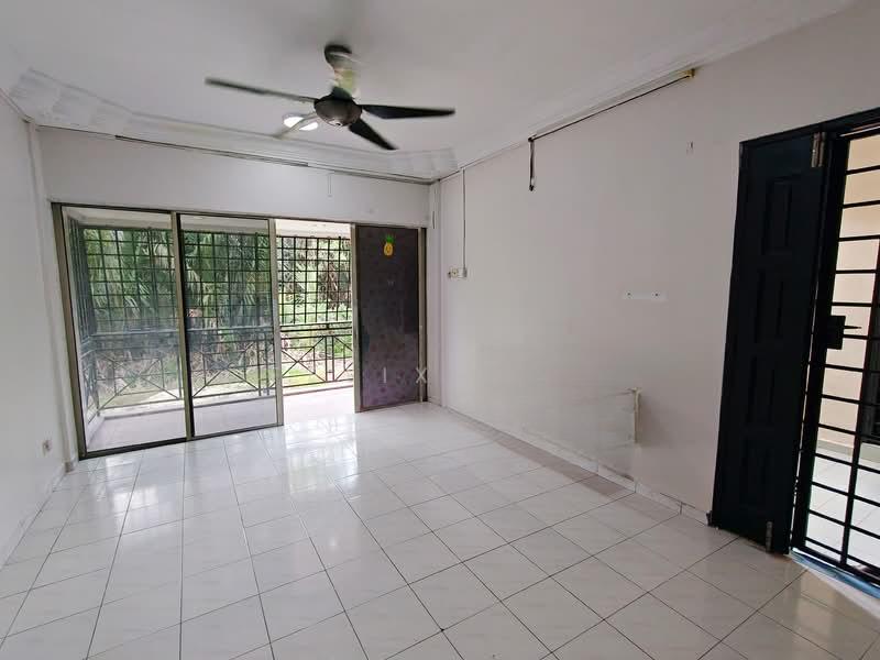 Lily & Jasmine Apartment - 1