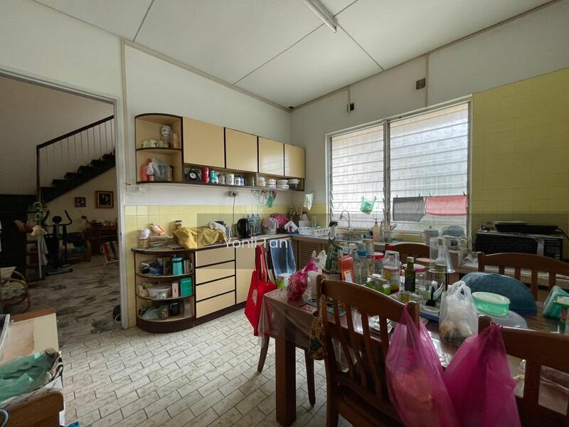 Taman Jesselton Bungalow Pulau Tikus - 4