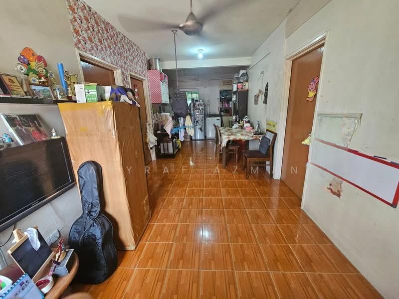 Taman Putra Budiman Flat - 2
