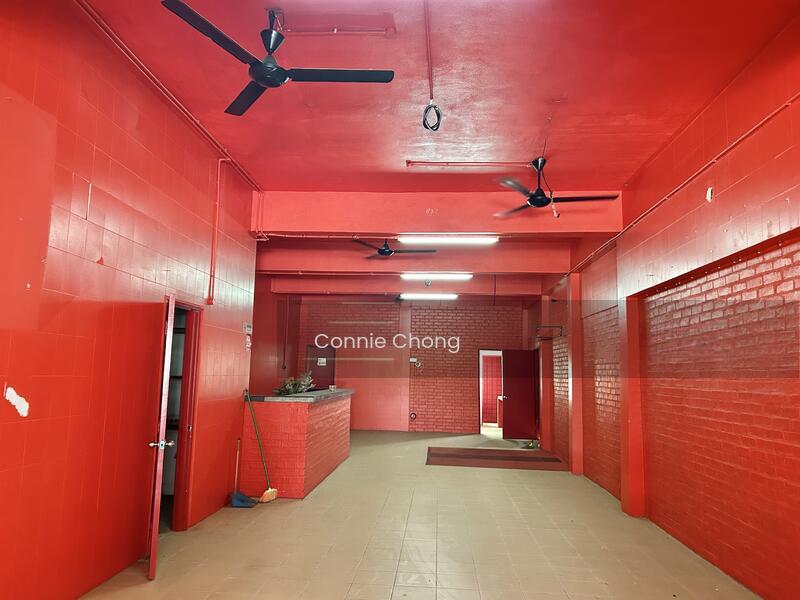 Double Storey Shop Lot @ Tmn Puteri PD - 1