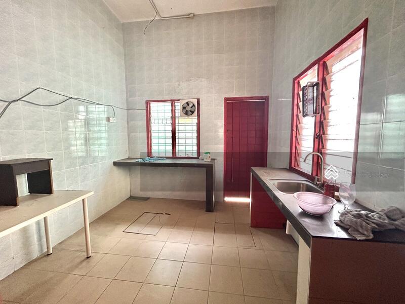 Double Storey Shop Lot @ Tmn Puteri PD - 2