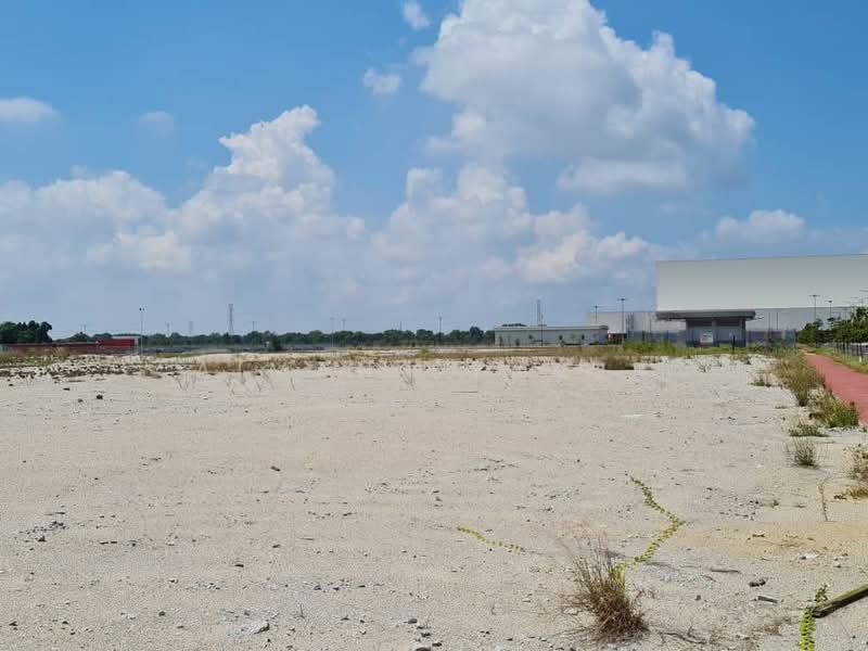 Industries Land Ready infra at pulau indah - 4