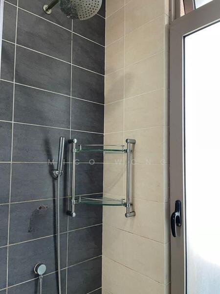 Shaftsbury Square - 4