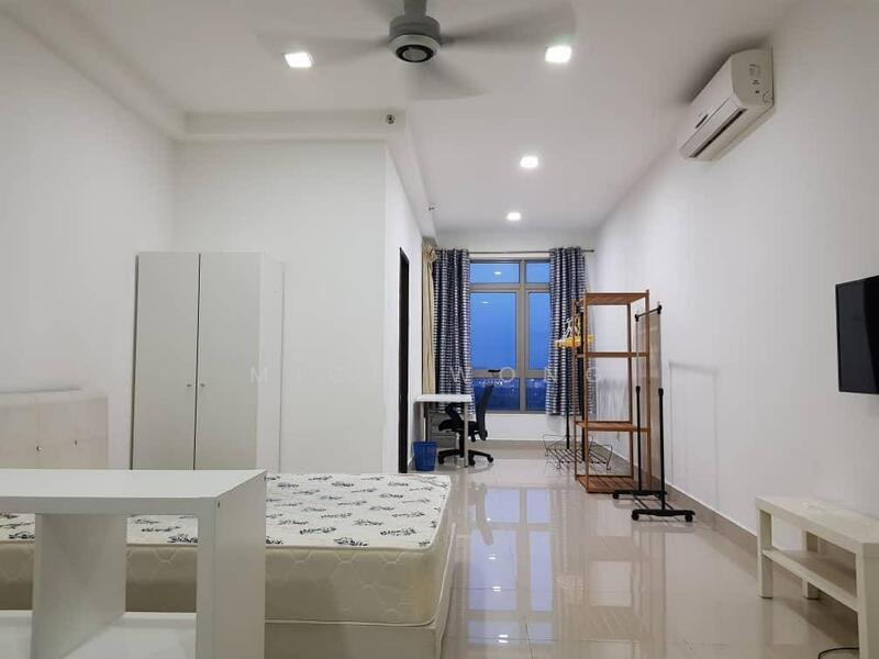 Shaftsbury Square - 1