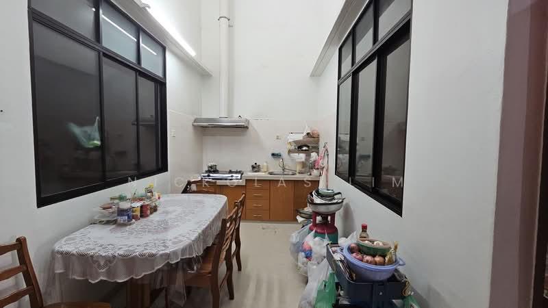 Jalan Evergreen 4 - 2