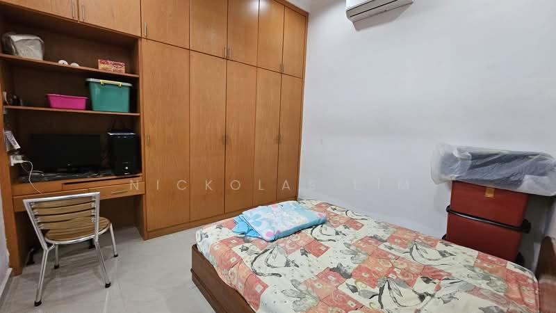 Jalan Evergreen 4 - 5