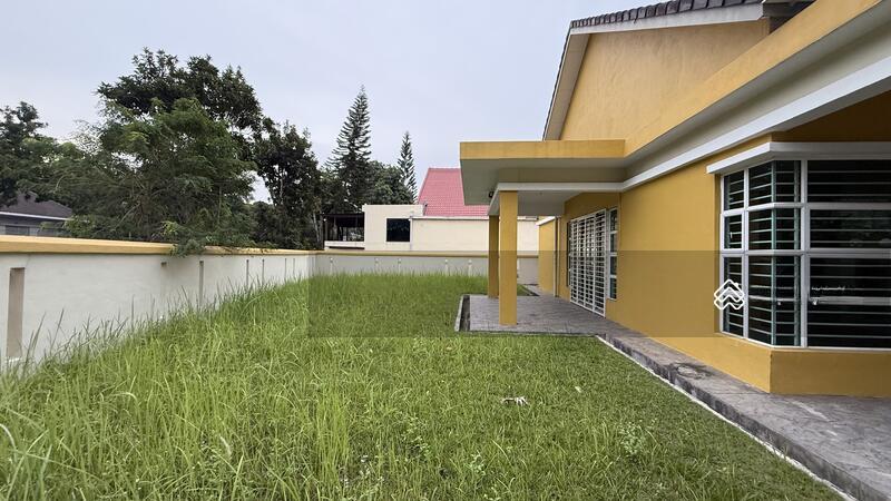 1-storey Terraced House at Seksyen U13 - 5