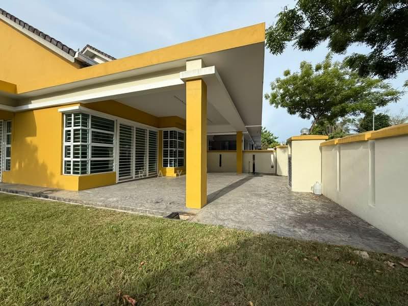 1-storey Terraced House at Seksyen U13 - 4