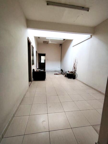 Taman Seaview, Ujong Pasir - 4