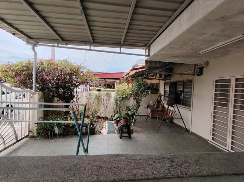 Taman Seaview, Ujong Pasir - 2