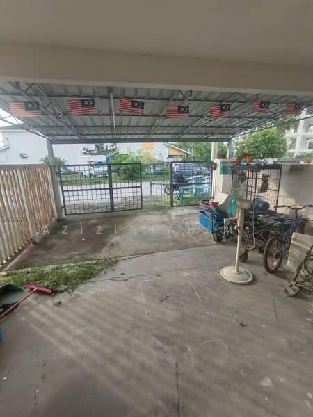Facing Open Double Storey Bandar Saujana Putra - 2