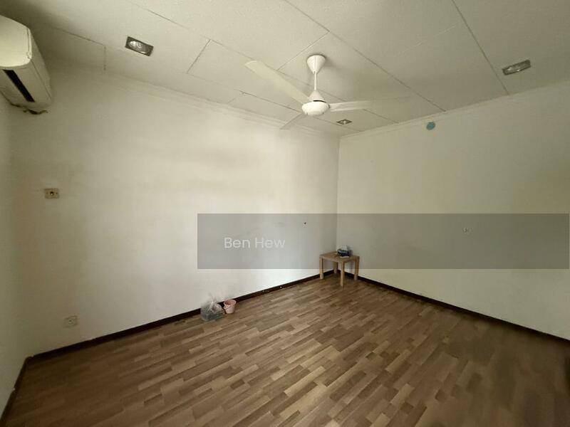 Lorong Kenari - 2