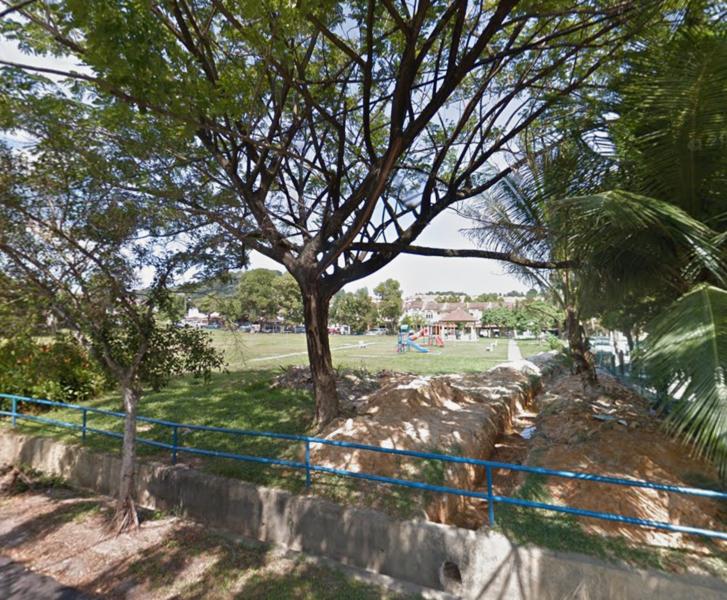 Below Market Value; 2 Sty End Terrace @ Taman Dahlia, Sepang - 4