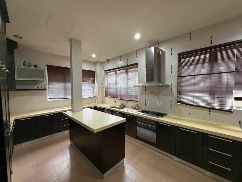 Ambang Botanic 1 - 4