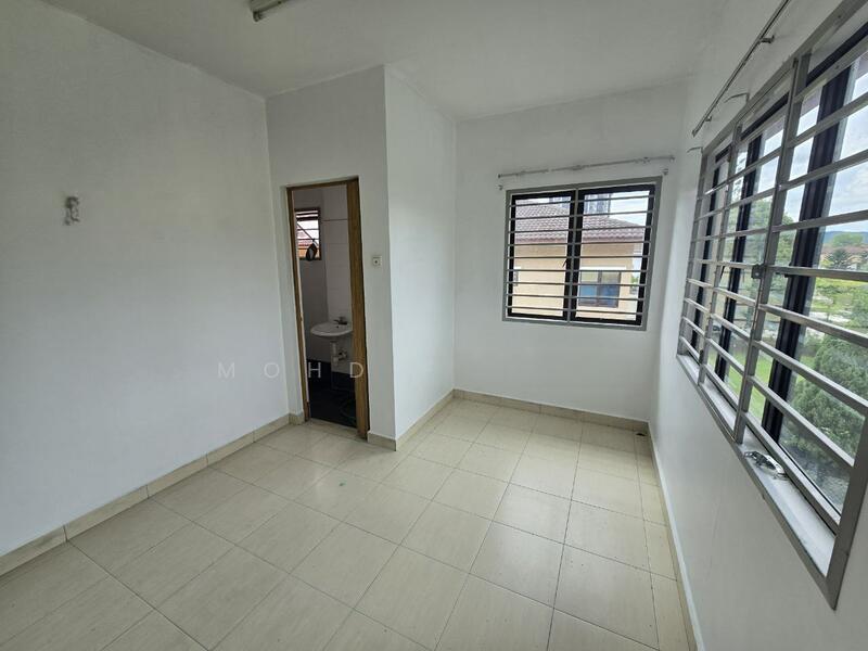 Taman Desa Saga Nilai - 4