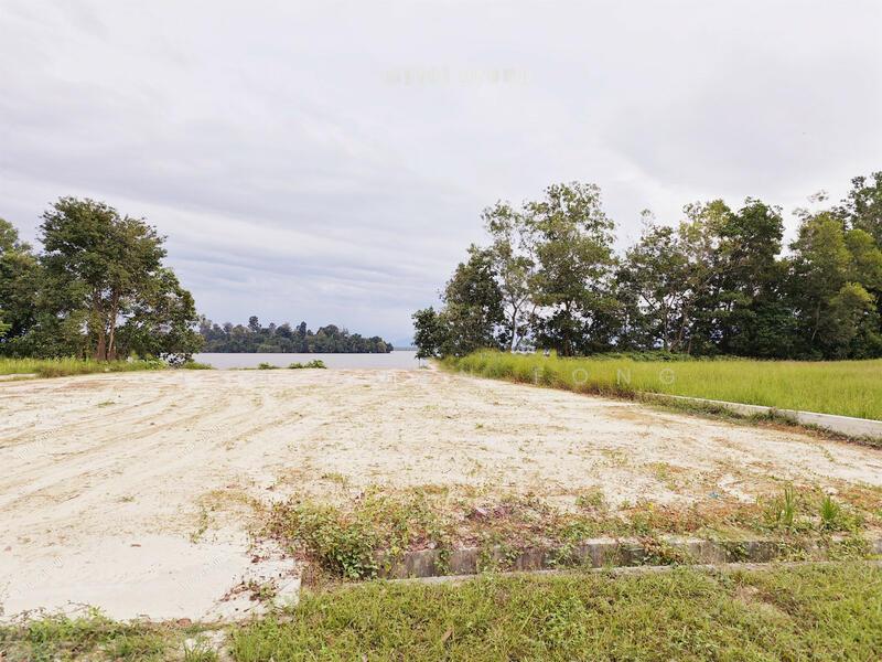 8740 sf Bungalow Lot Lake side Bukit Merah Laketown Resort Kerian Perak - 1
