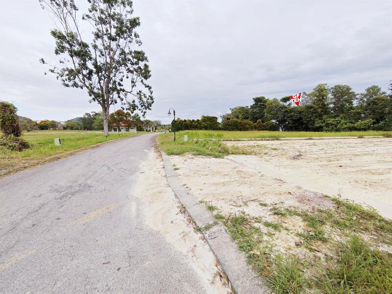 8740 sf Bungalow Lot Lake side Bukit Merah Laketown Resort Kerian Perak - 2
