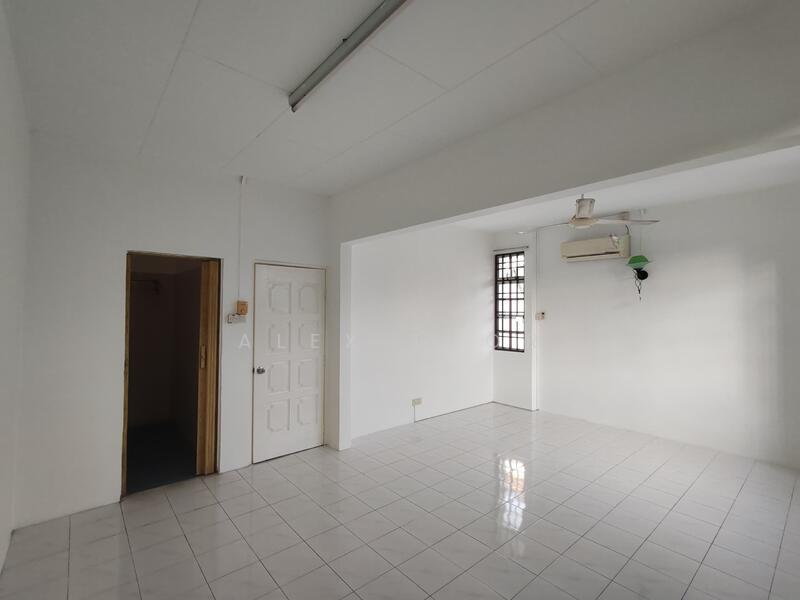 Lengkok Permatang Damar Laut - 1