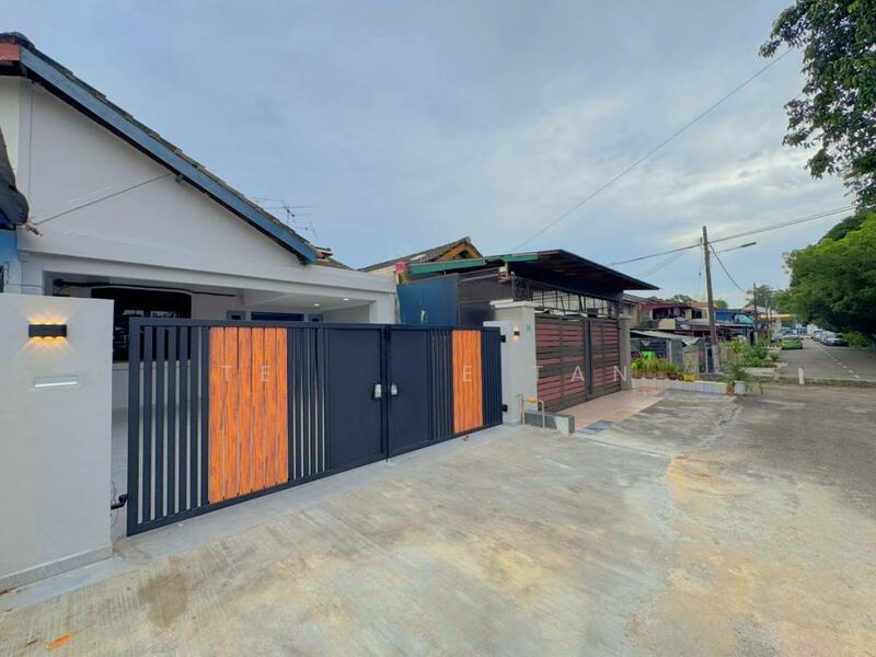 Taman Megah Ria - 4