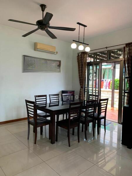 Taman Mount Austin - 5