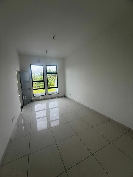 2-storey Terrace House at Setia Tropika - 3