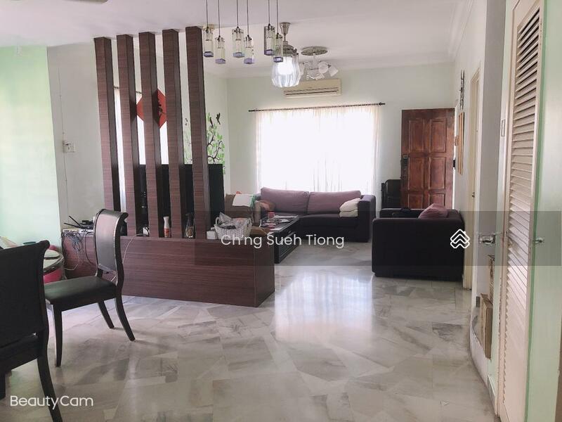 bukit raja -1 1/2 Storey End Lot With 10' Land - 1